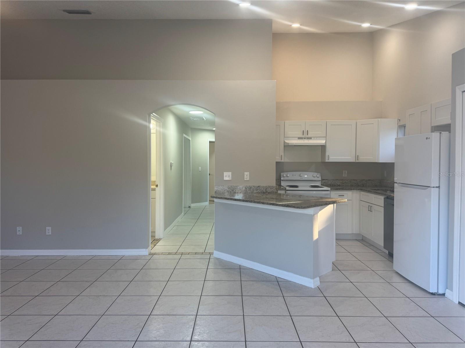 LINCOLN PARK - Residential Income