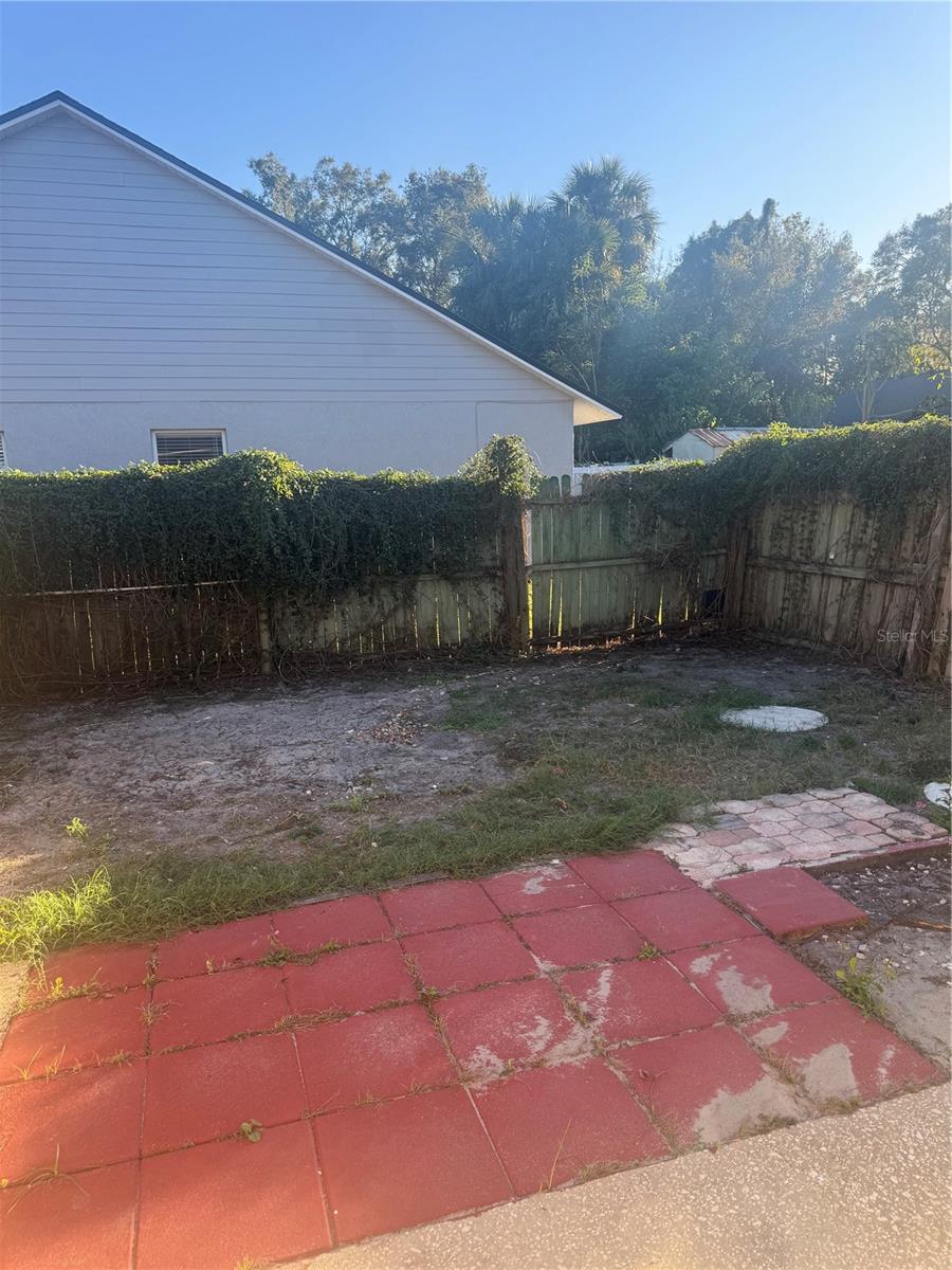 LINCOLN PARK - Residential Income