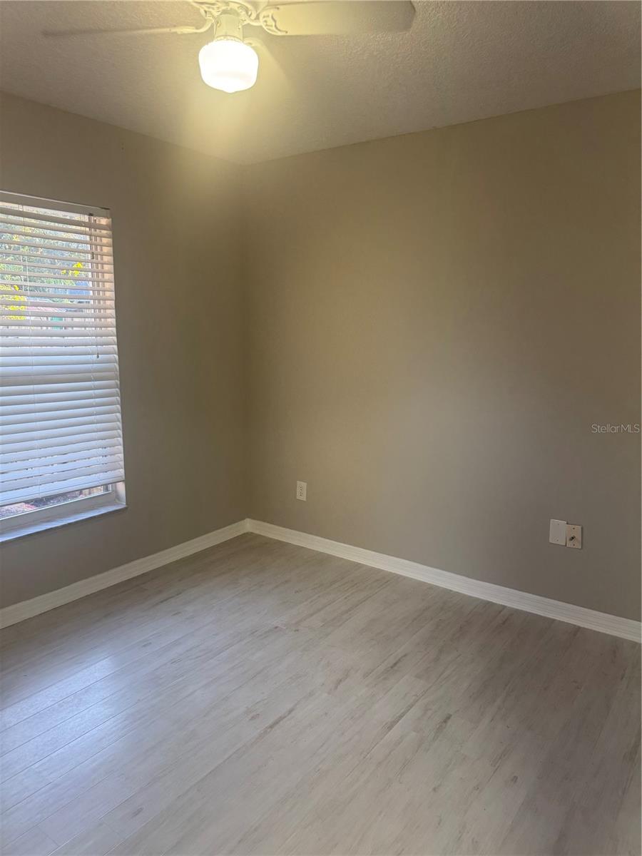 LINCOLN PARK - Residential Income