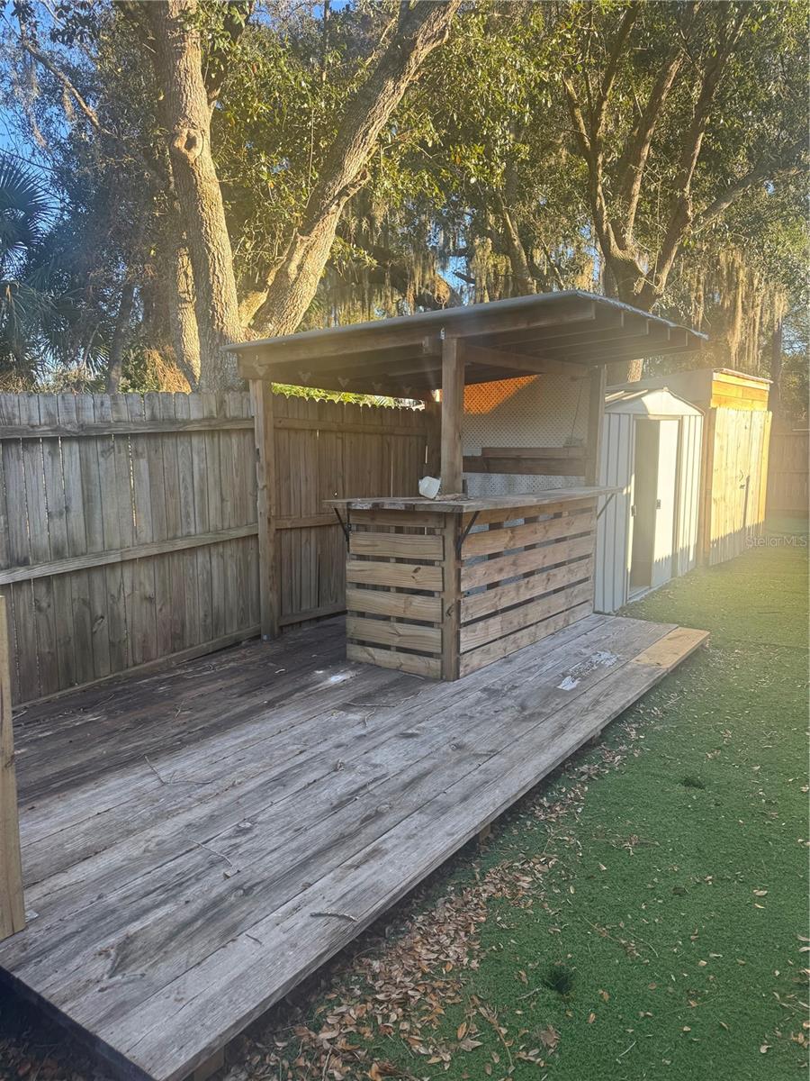 LINCOLN PARK - Residential Income