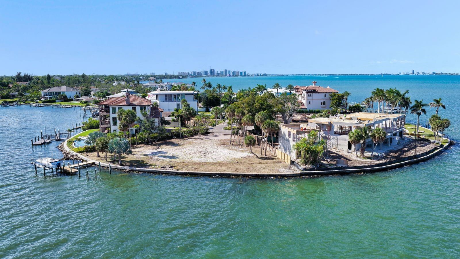 305 S SHORE DRIVE S