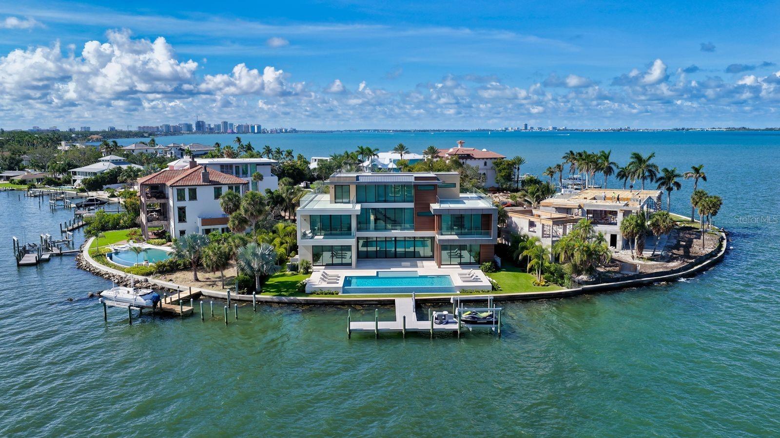305 S SHORE DRIVE S