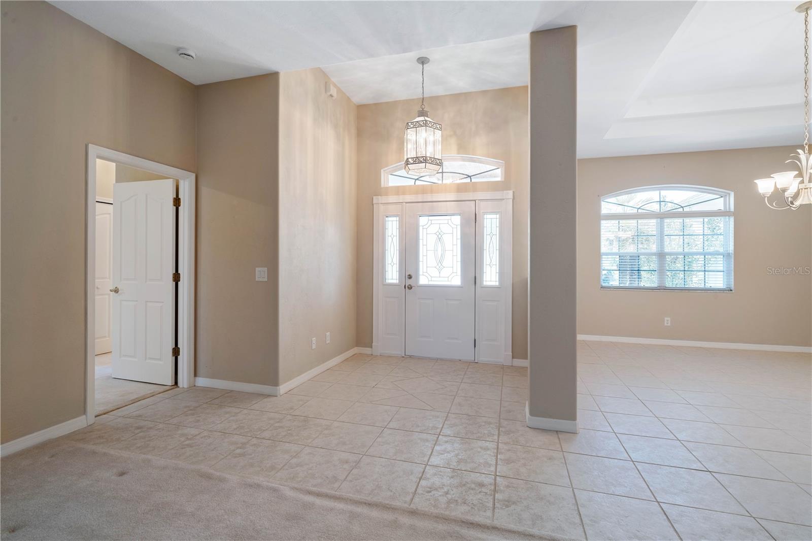 7 CHRISTOPHER COURT N