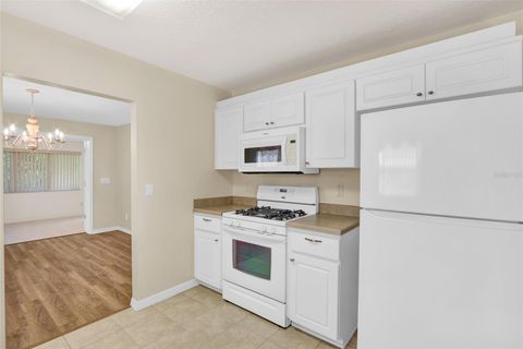 Tiny photo for 5351 Aurora Drive, Leesburg, FL 34748 (MLS # G5102600)