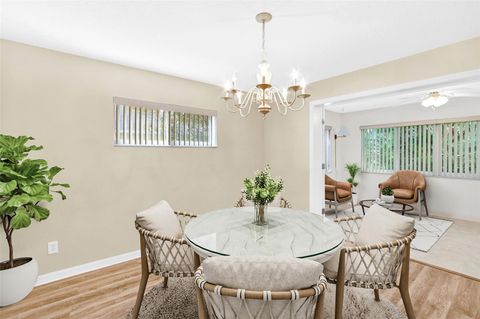 Tiny photo for 5351 Aurora Drive, Leesburg, FL 34748 (MLS # G5102600)