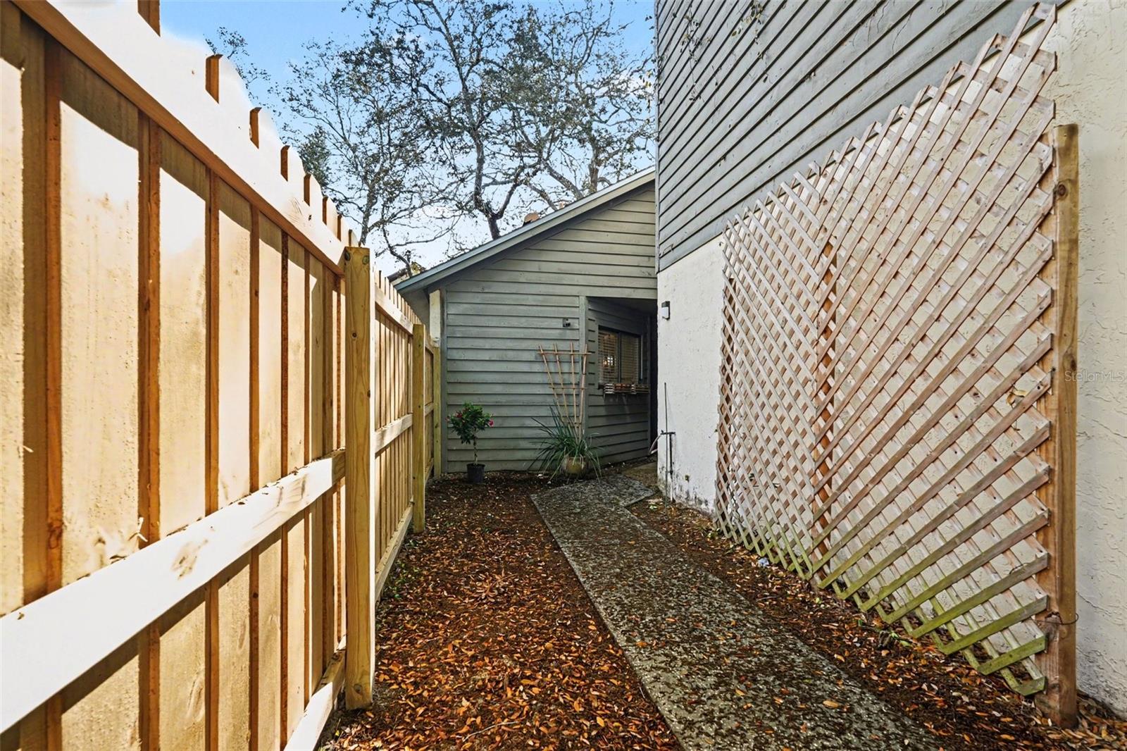 SWEETWATER OAKS II A CONDOMINI - Residential