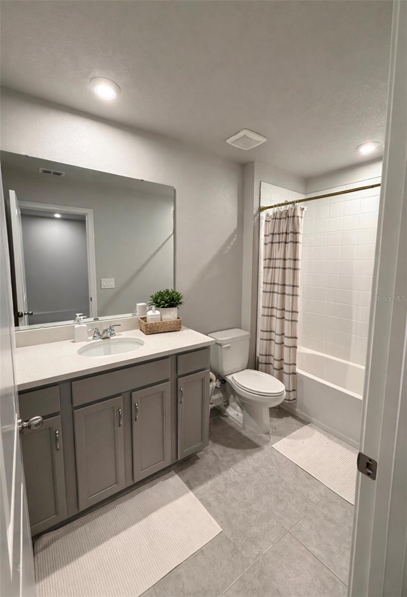 BLOOMINGDALE TOWNES - Residential Lease