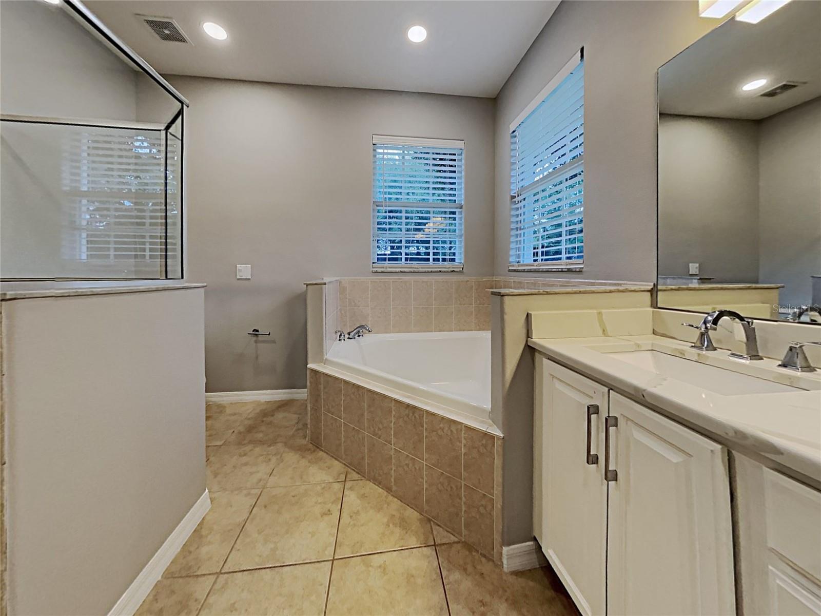 STONEYWOOD PH 11 - Residential