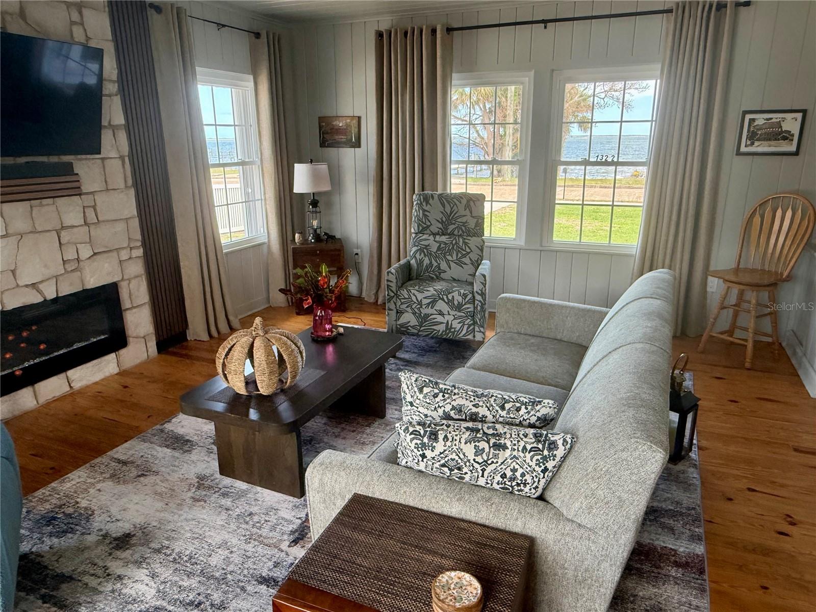 BAYVIEW MANOR - Residential