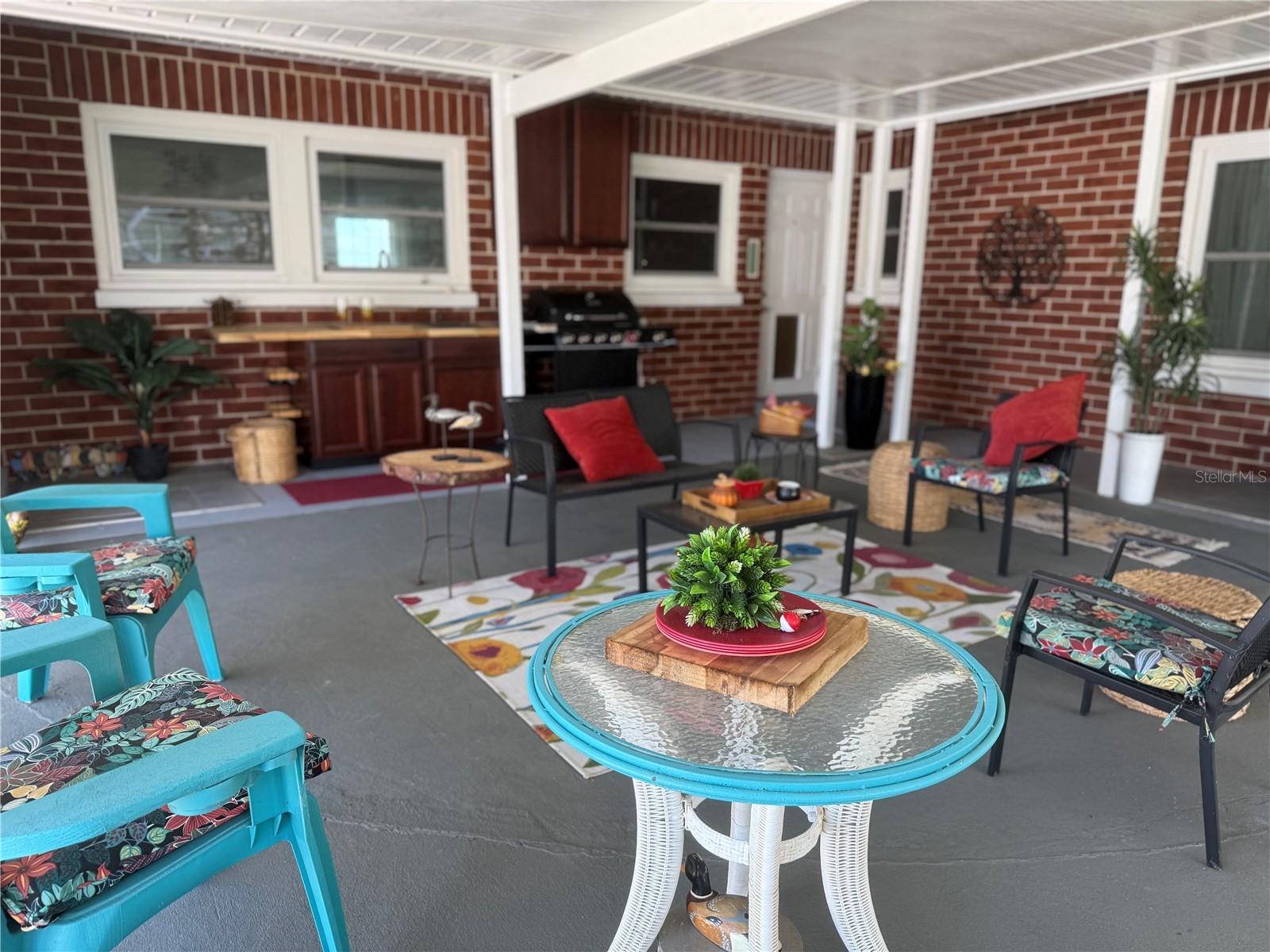 BAYVIEW MANOR - Residential