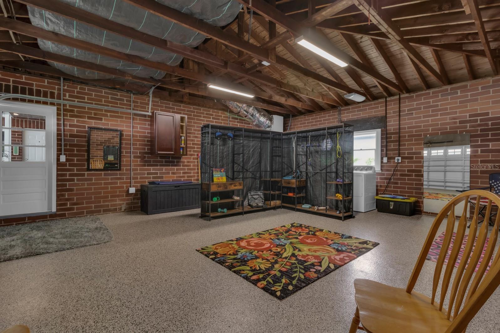 BAYVIEW MANOR - Residential