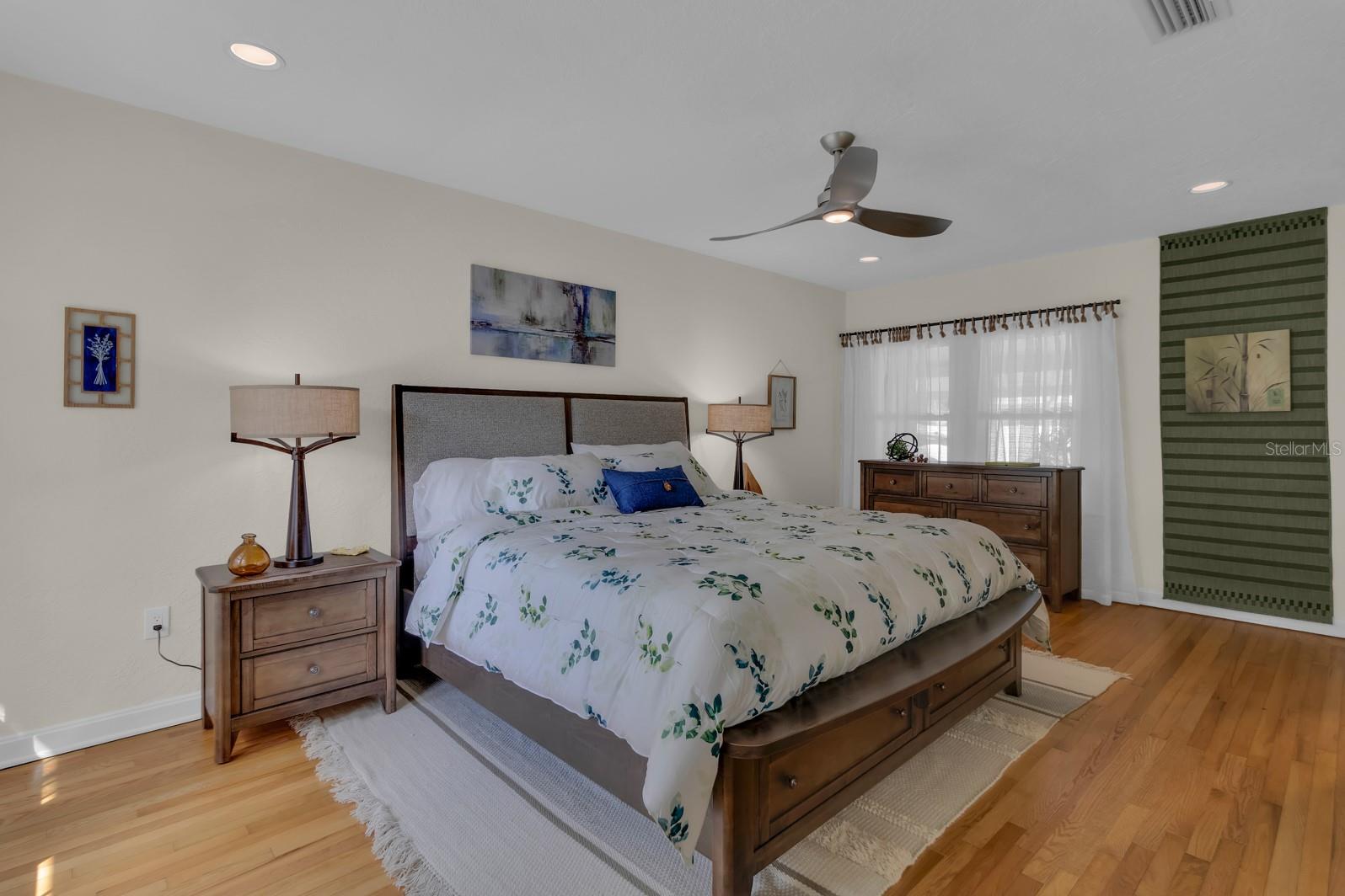 BAYVIEW MANOR - Residential