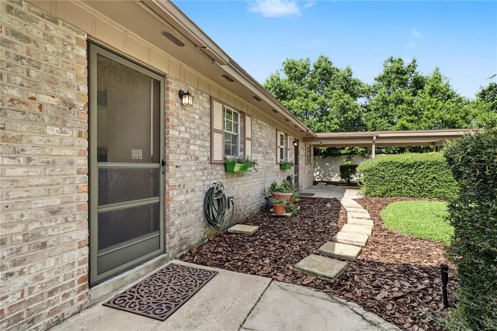 330 E EVERGREEN AVENUE