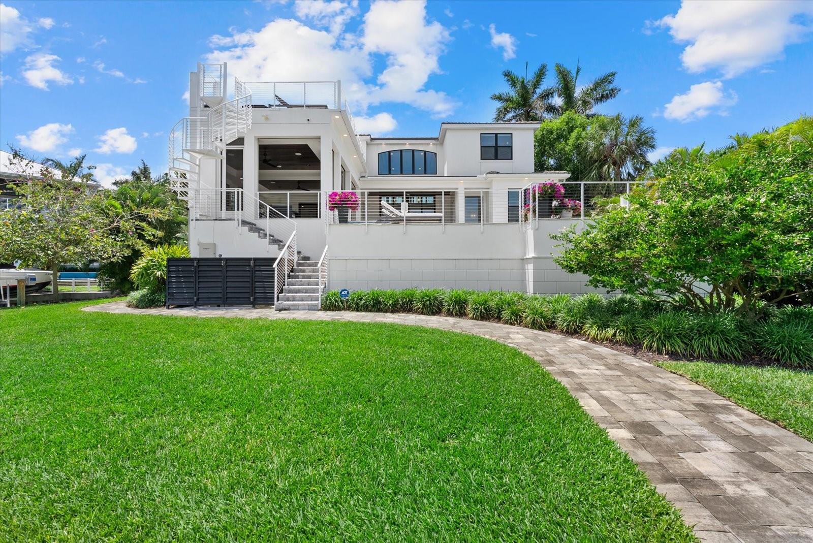 PARADISE SHORES - Residential