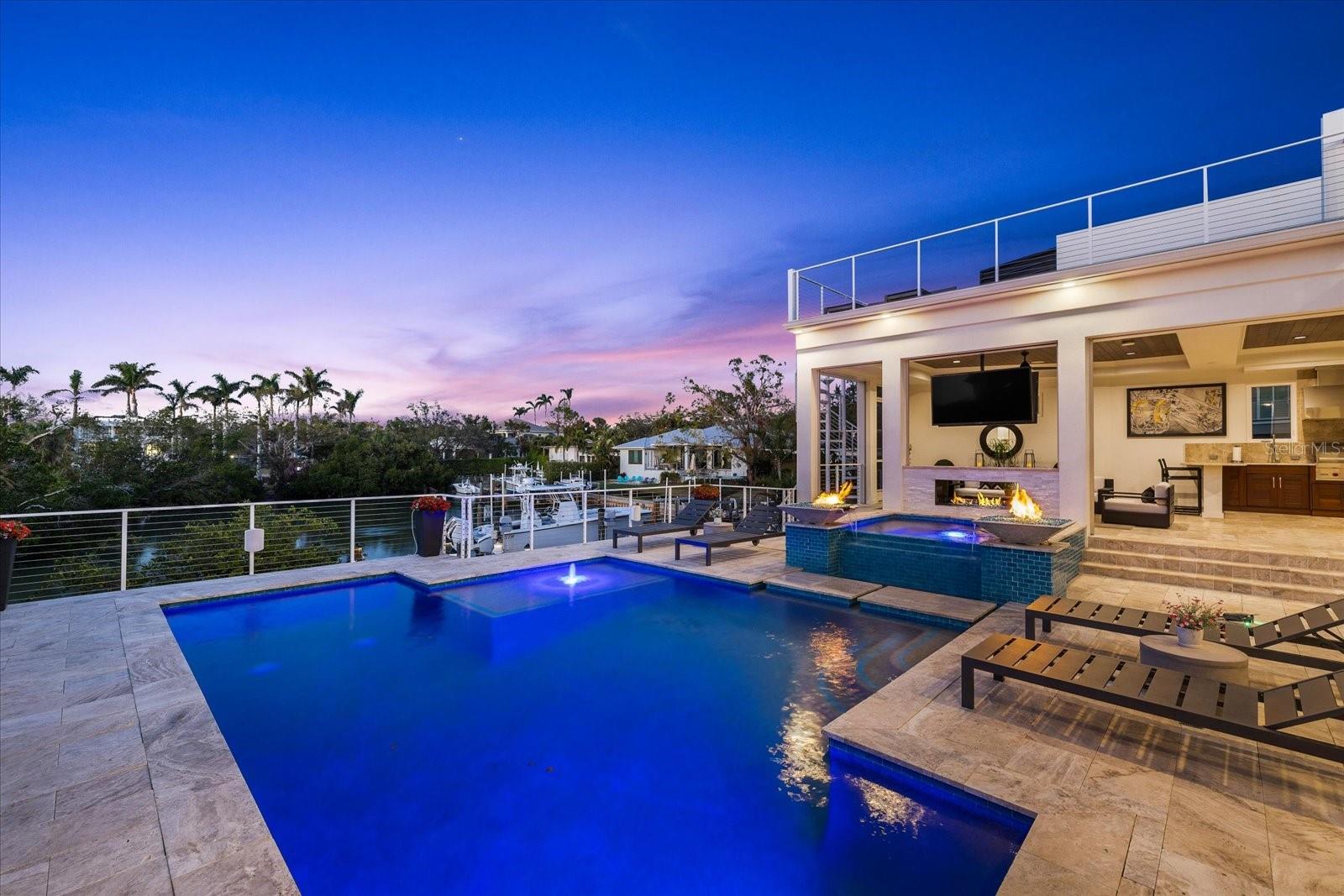 PARADISE SHORES - Residential