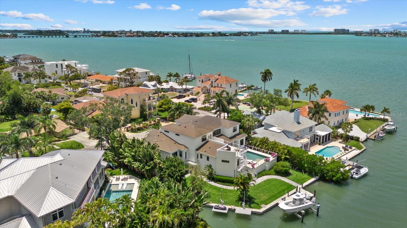 PARADISE SHORES - Residential