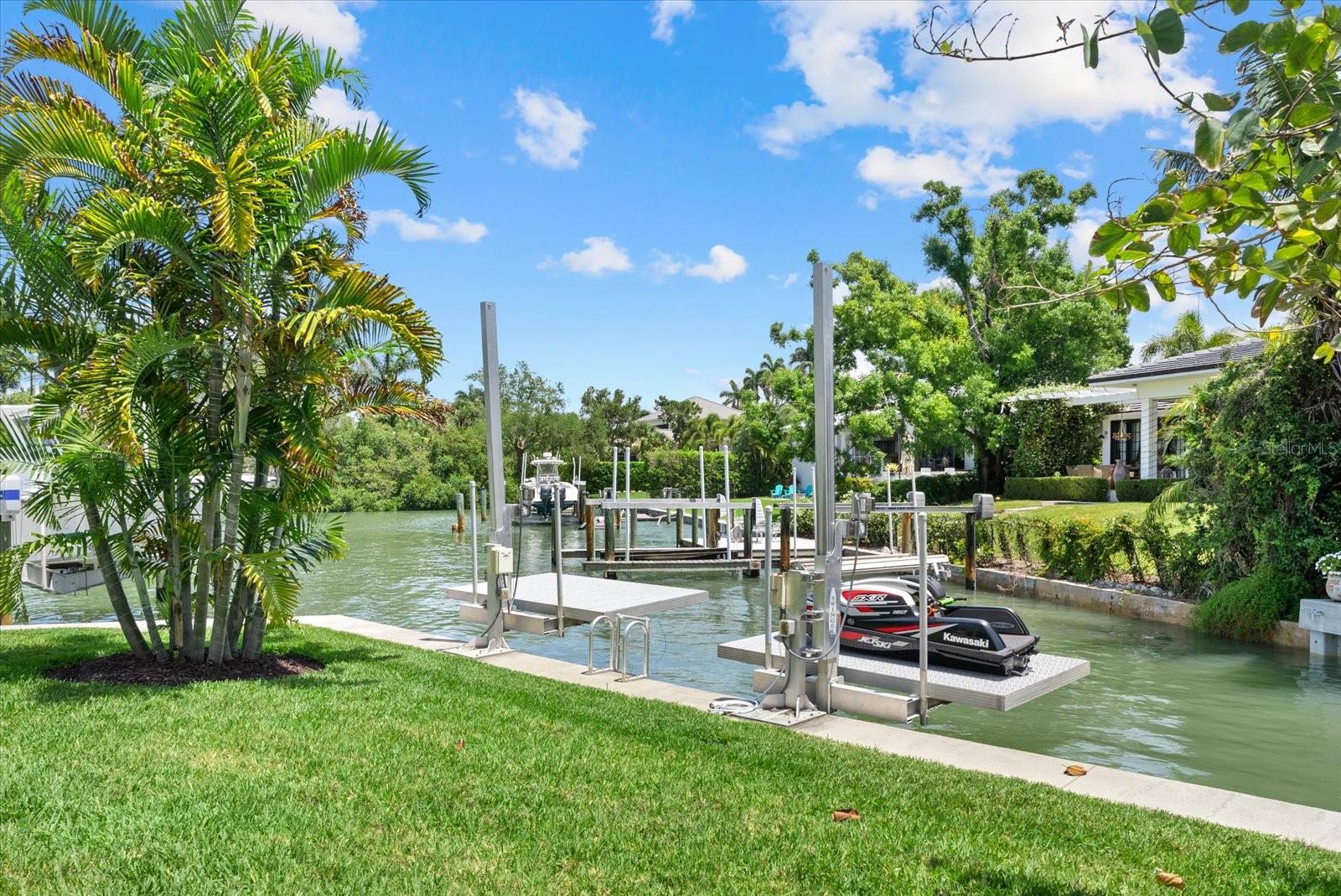 PARADISE SHORES - Residential