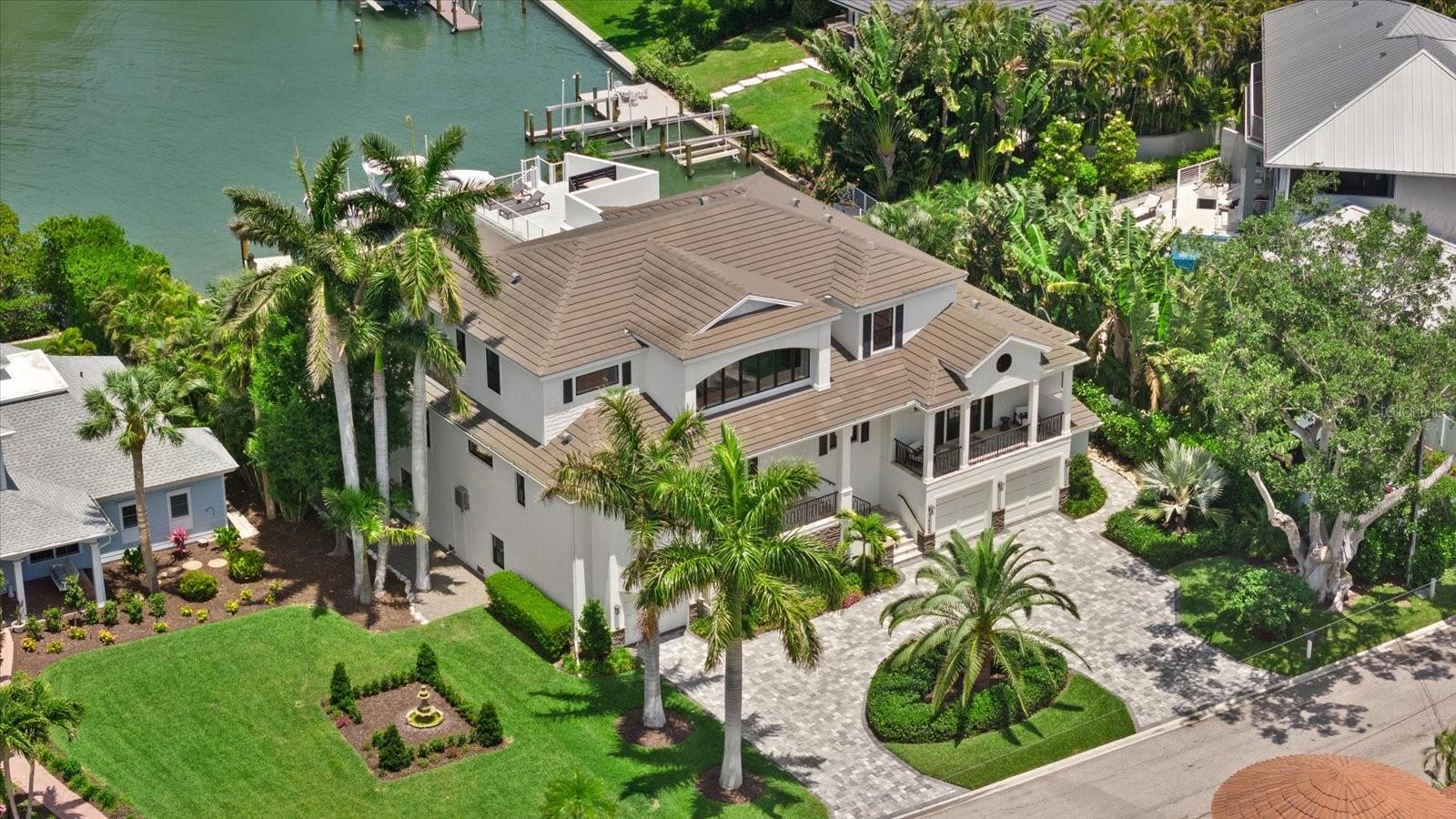 PARADISE SHORES - Residential
