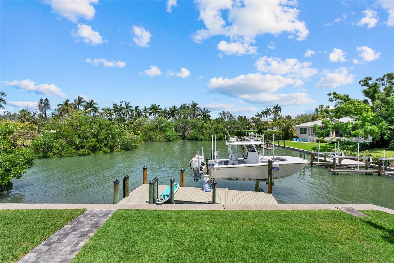 PARADISE SHORES - Residential