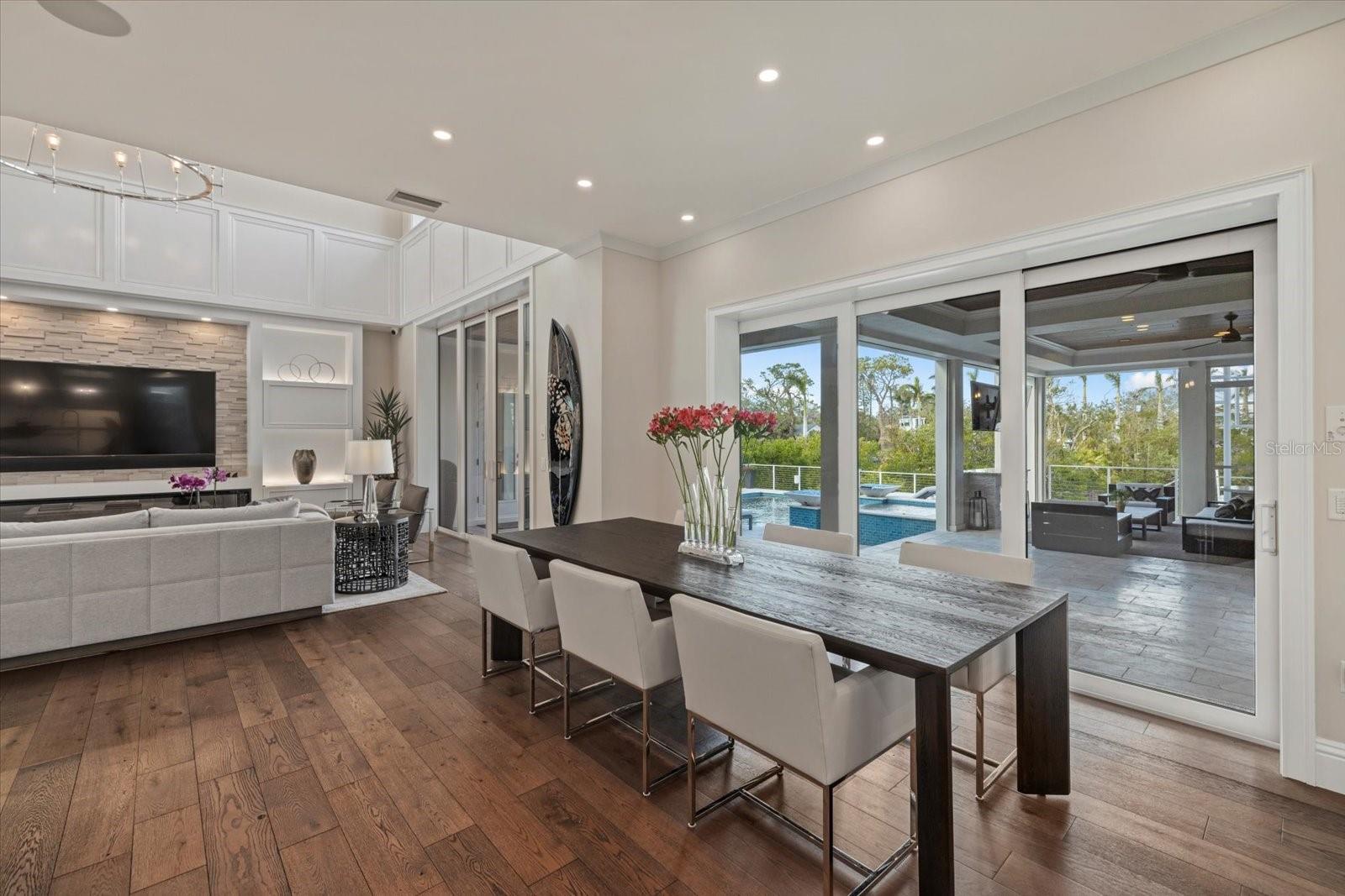 PARADISE SHORES - Residential