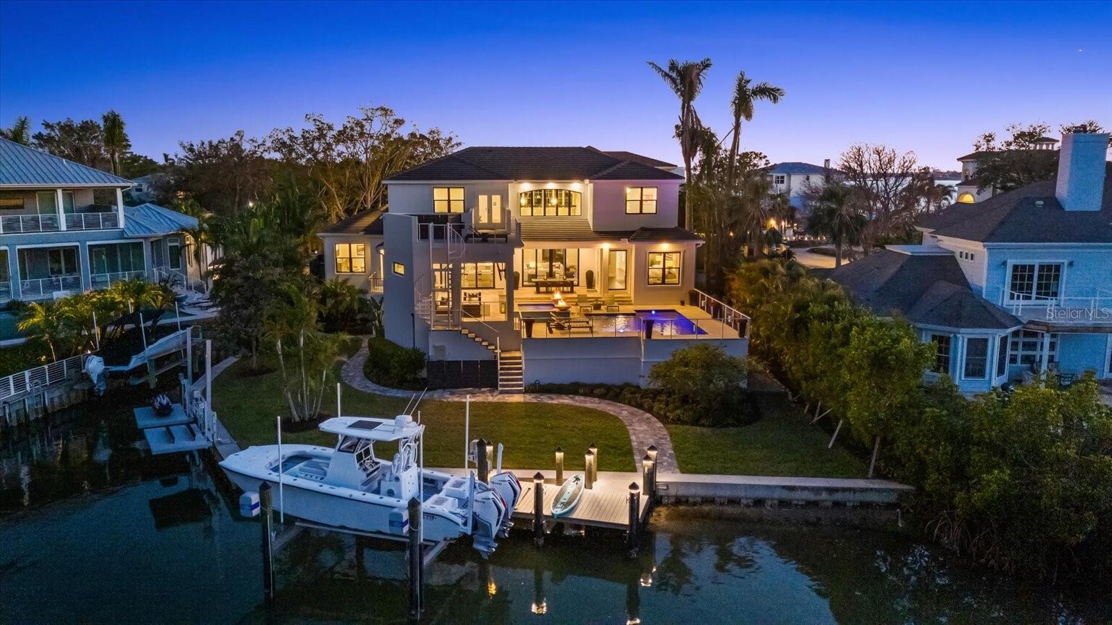 PARADISE SHORES - Residential