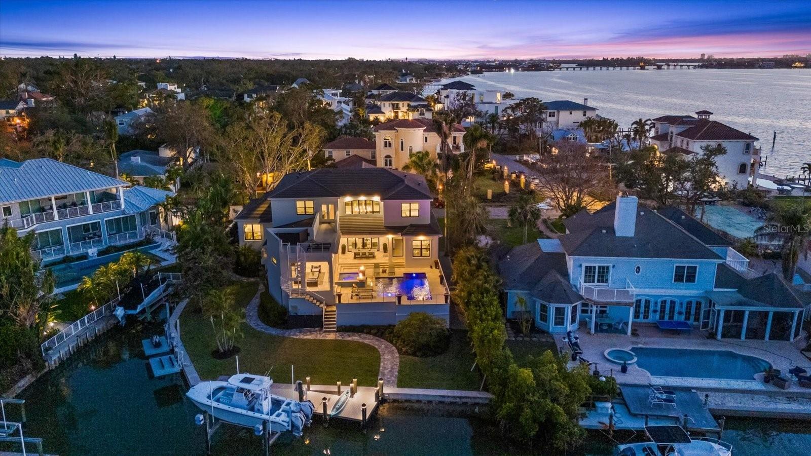 PARADISE SHORES - Residential