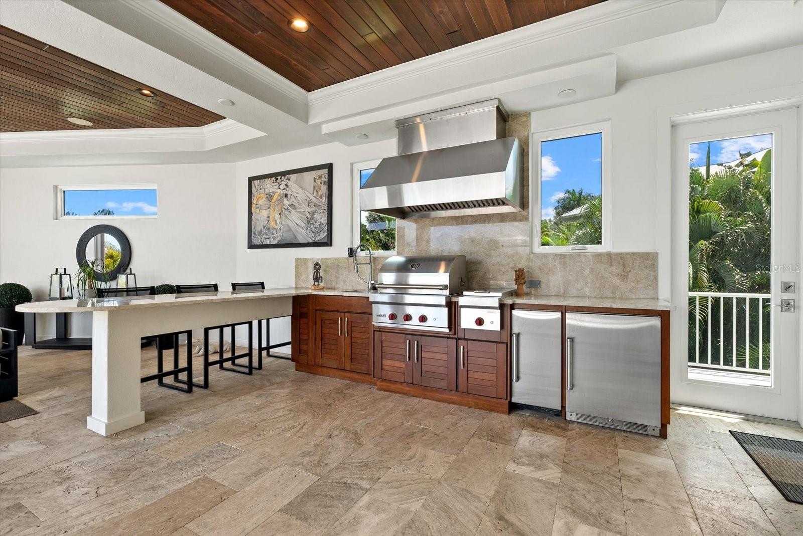 PARADISE SHORES - Residential