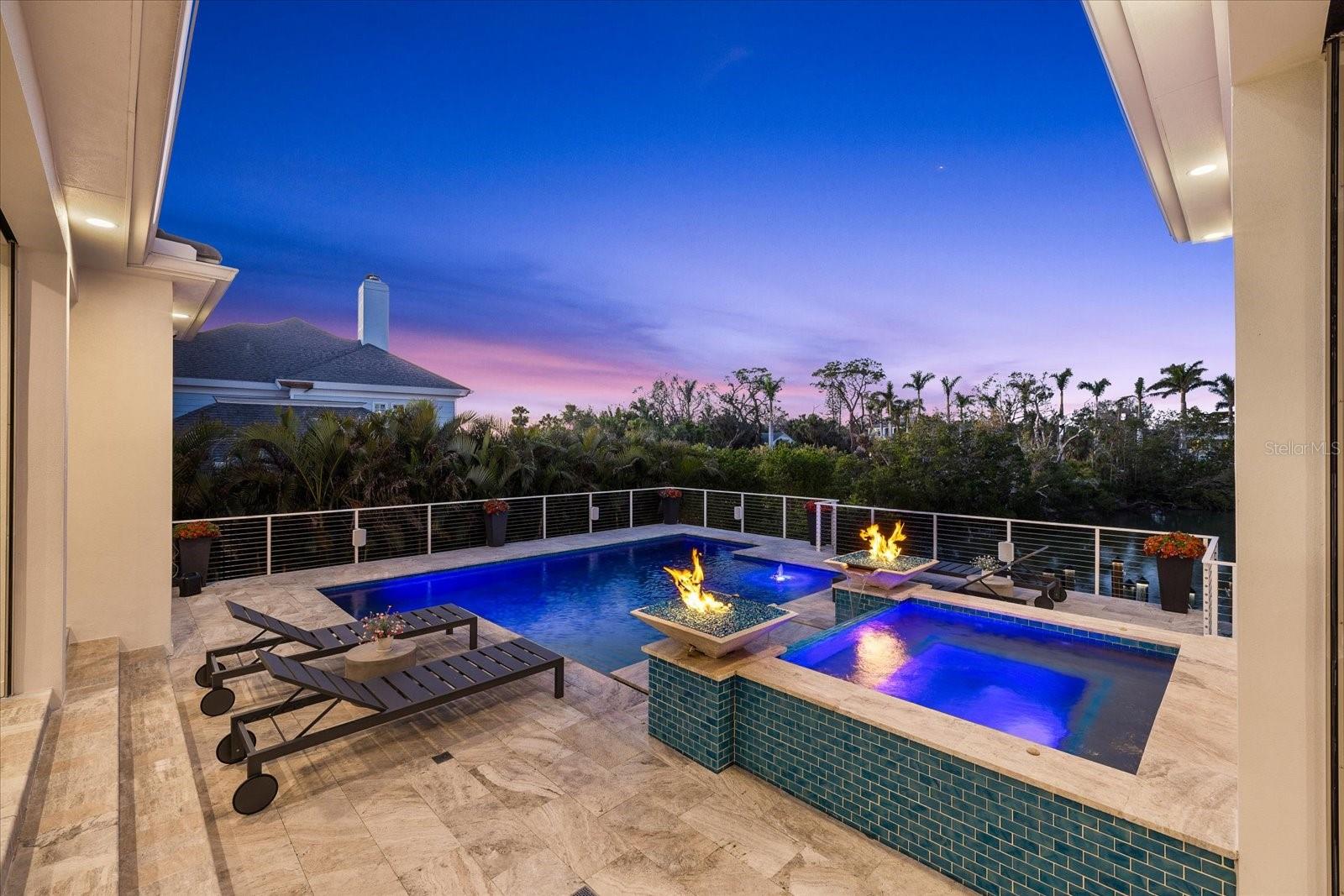 PARADISE SHORES - Residential