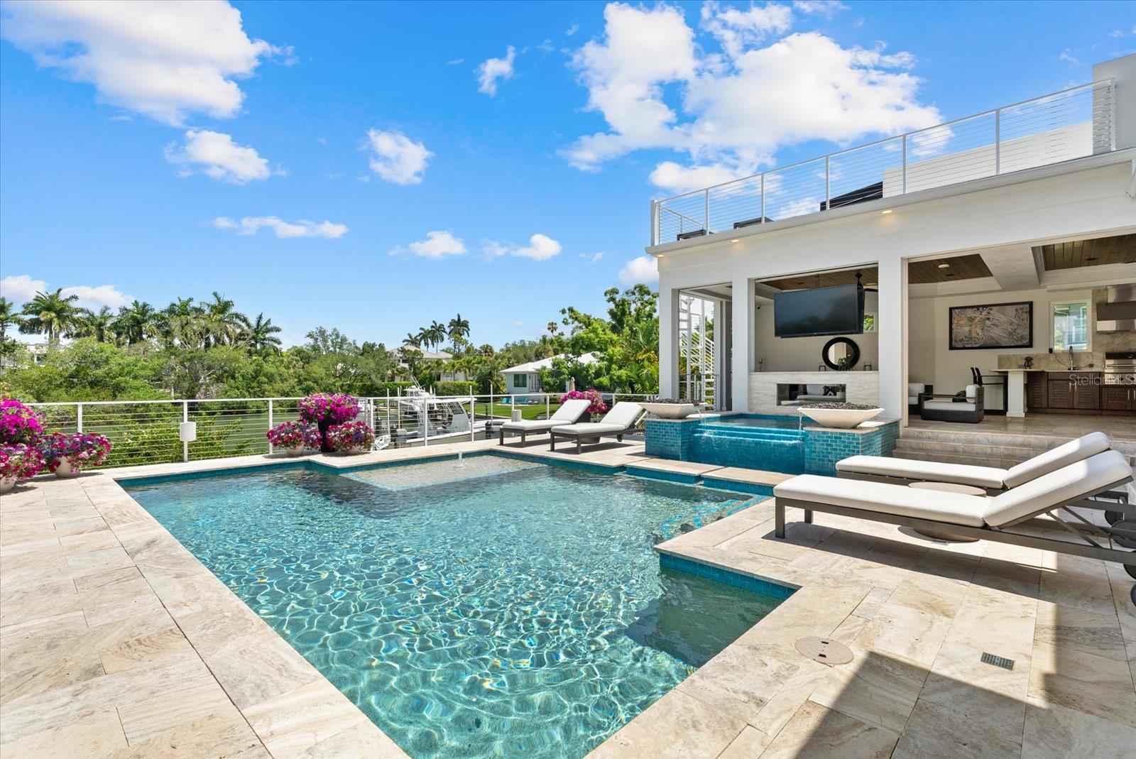 PARADISE SHORES - Residential