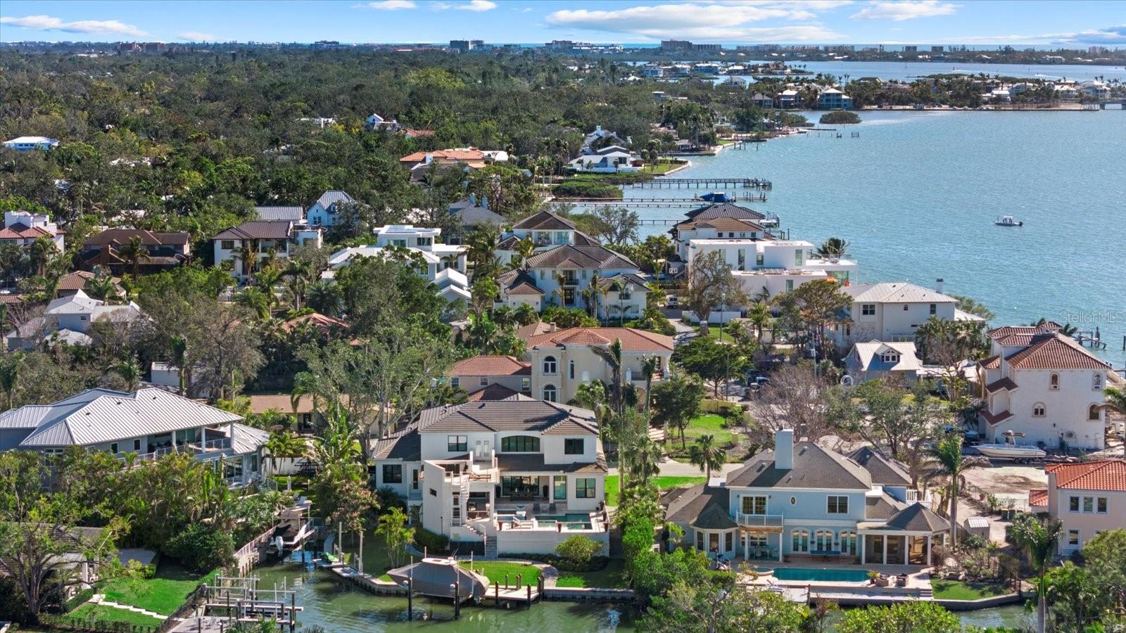 PARADISE SHORES - Residential