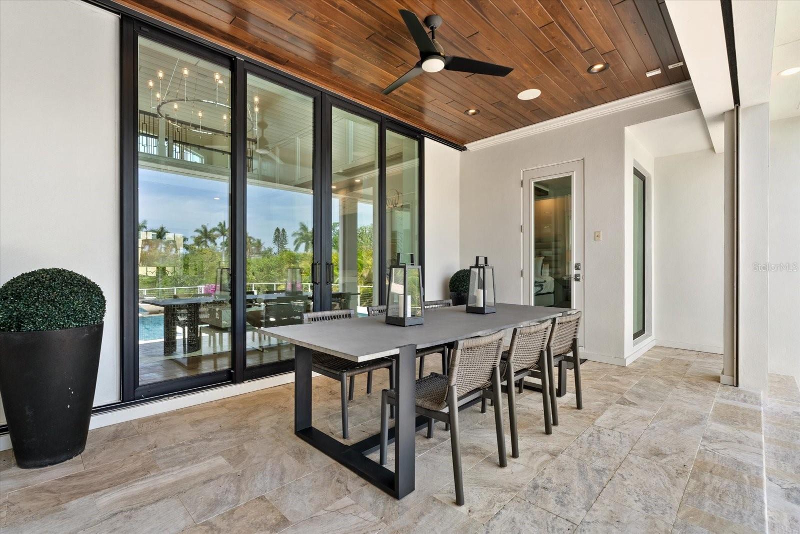 PARADISE SHORES - Residential