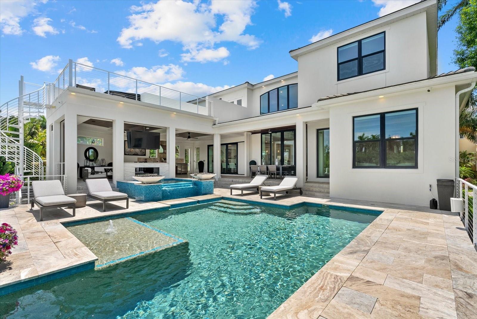 PARADISE SHORES - Residential