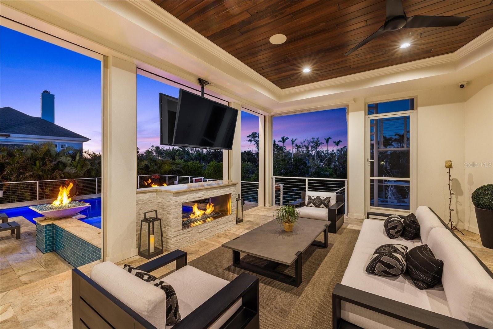 PARADISE SHORES - Residential