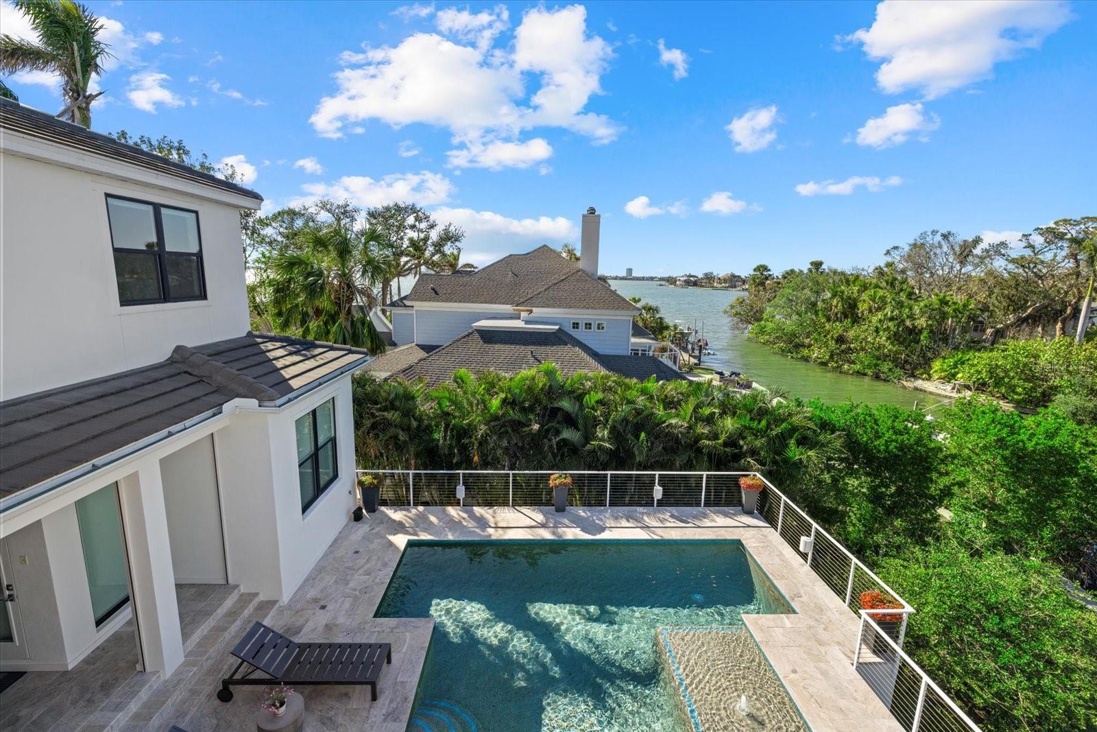 PARADISE SHORES - Residential