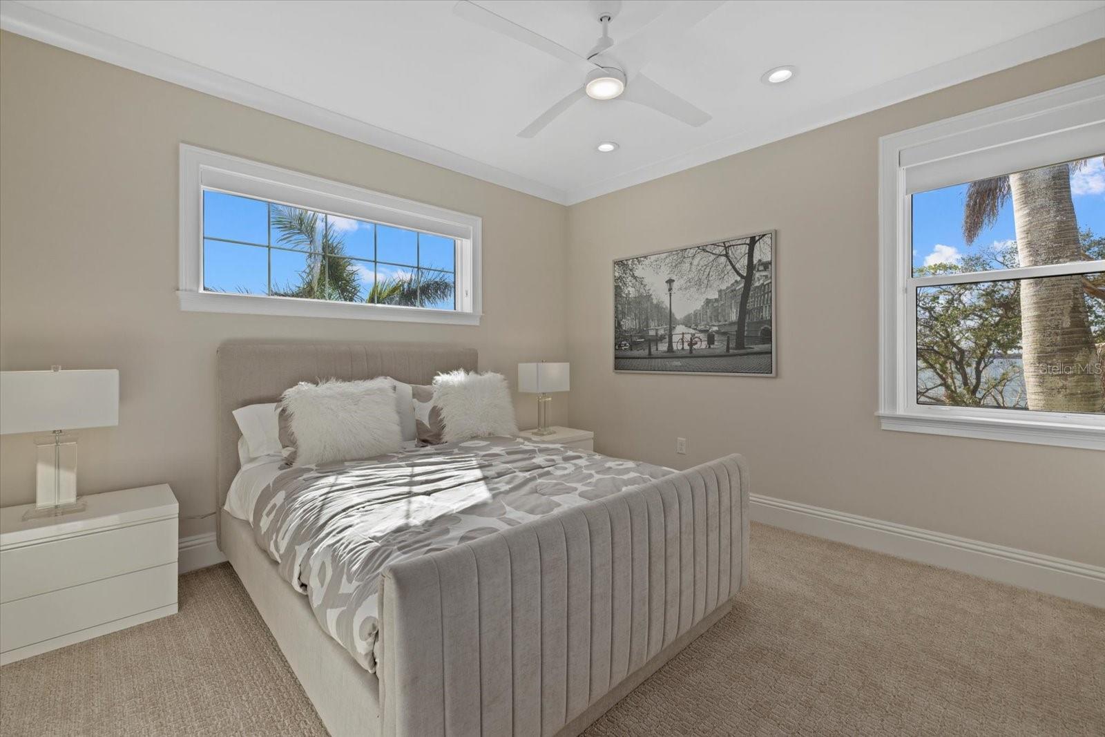 PARADISE SHORES - Residential