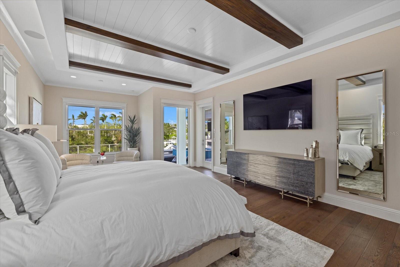 PARADISE SHORES - Residential