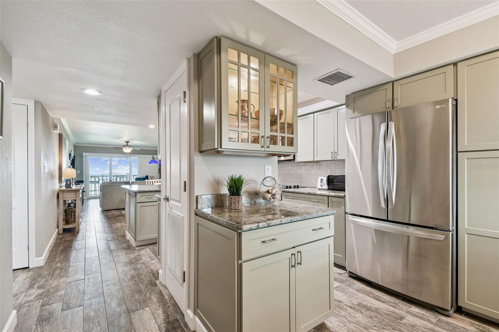 7532 BAYSHORE DRIVE 402
