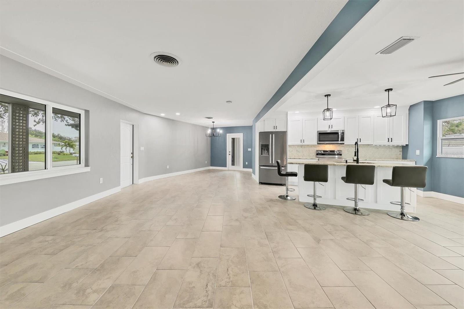 2430 SUNNYSIDE LANE