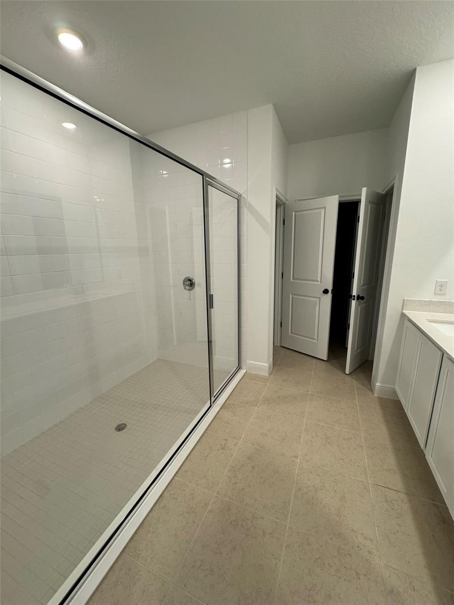 NORTHLAKE AT OVATION PHASE 2 & 3 119/60 LOT 194 - Residential Lease