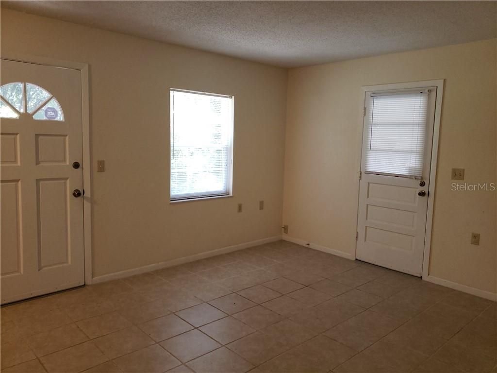 Photo of 1401 E 1st Avenue, Mount Dora, FL 32757 (MLS # O6373692)