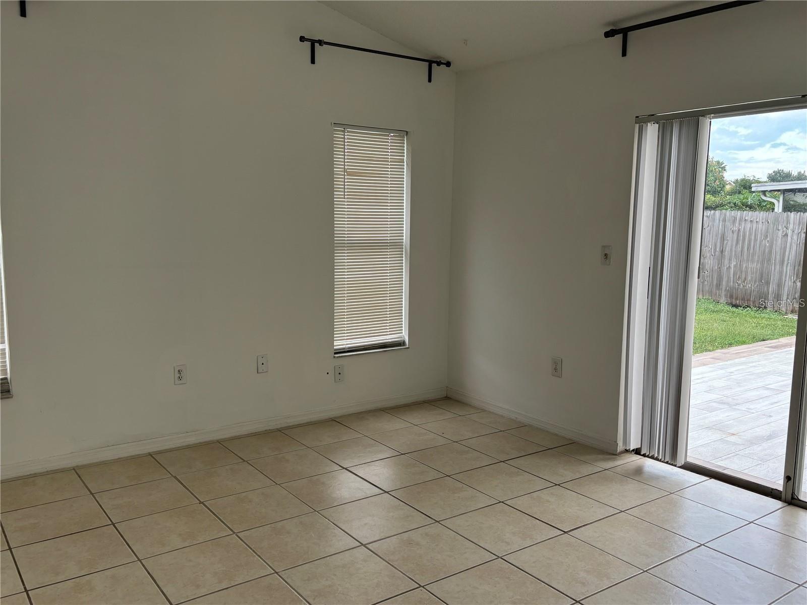 SOUTHCHASE UNIT 04 - Residential Lease