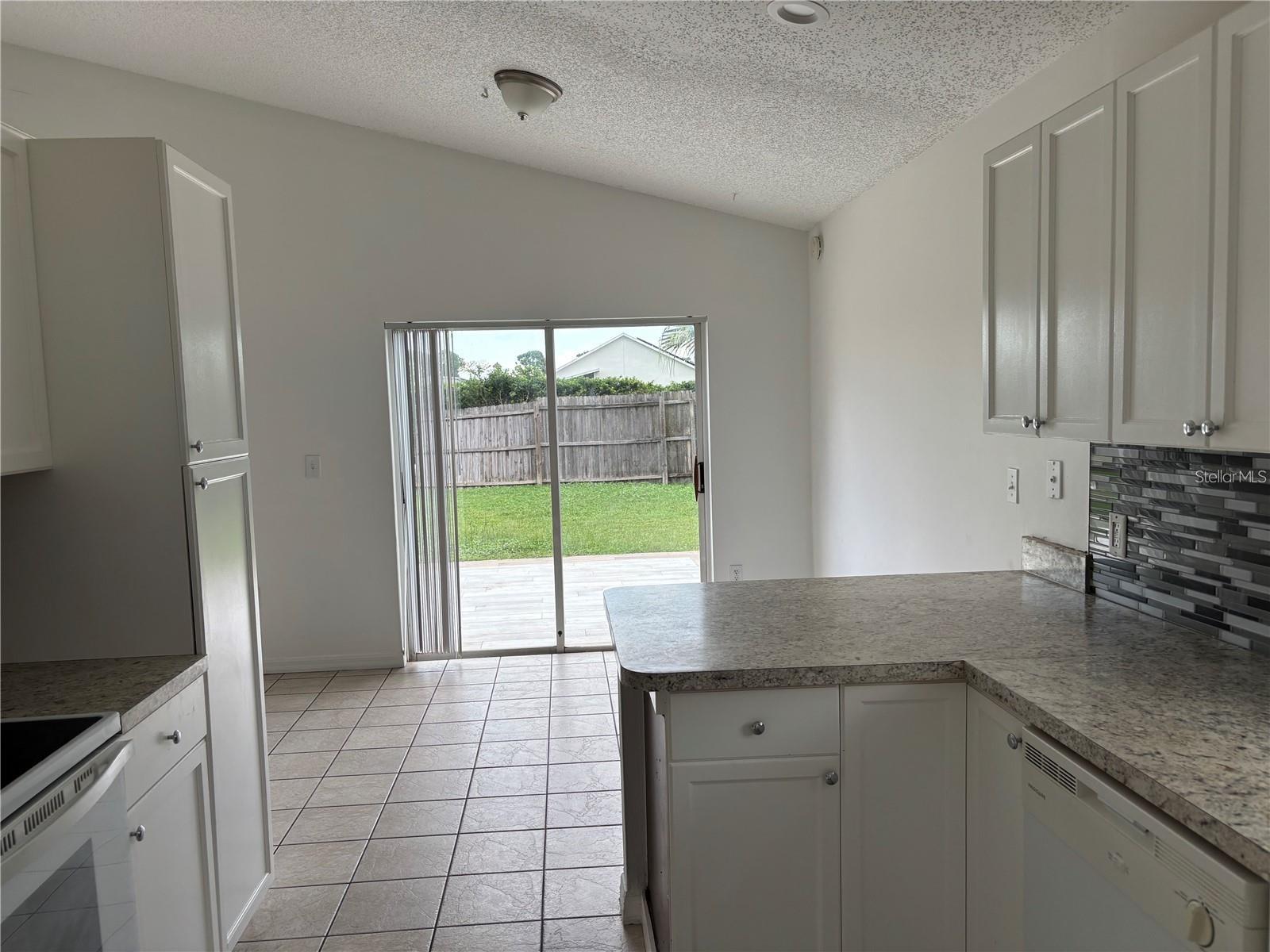 SOUTHCHASE UNIT 04 - Residential Lease