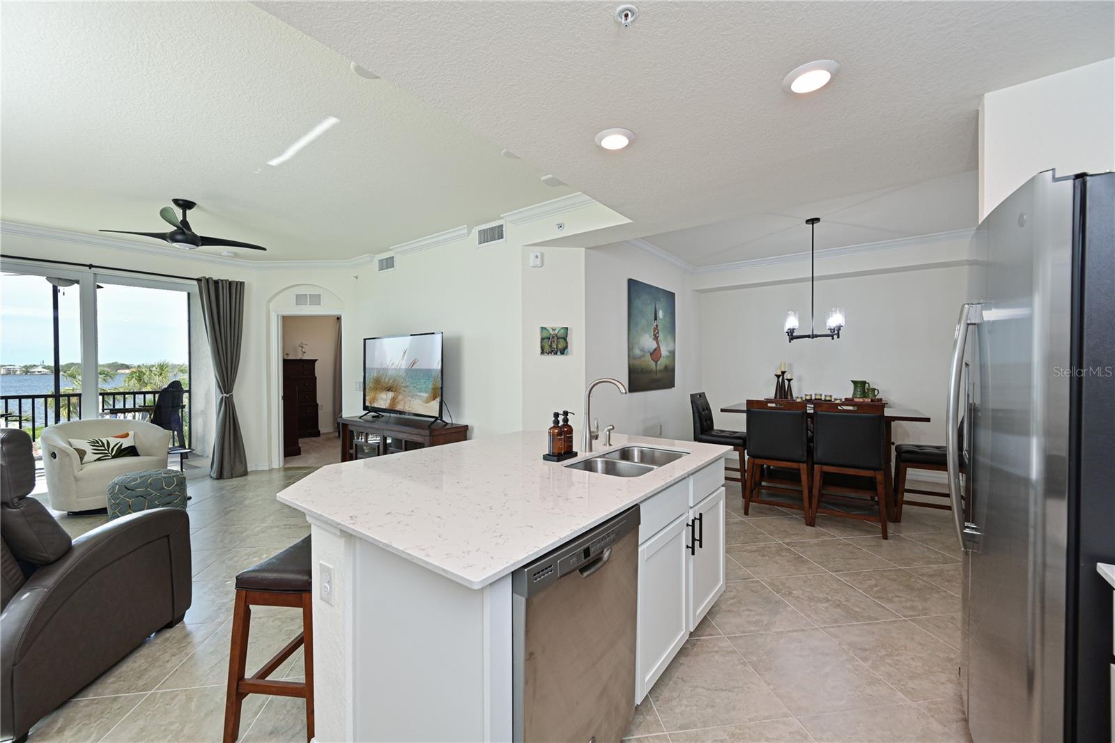 1010 TIDEWATER SHORES LOOP 201