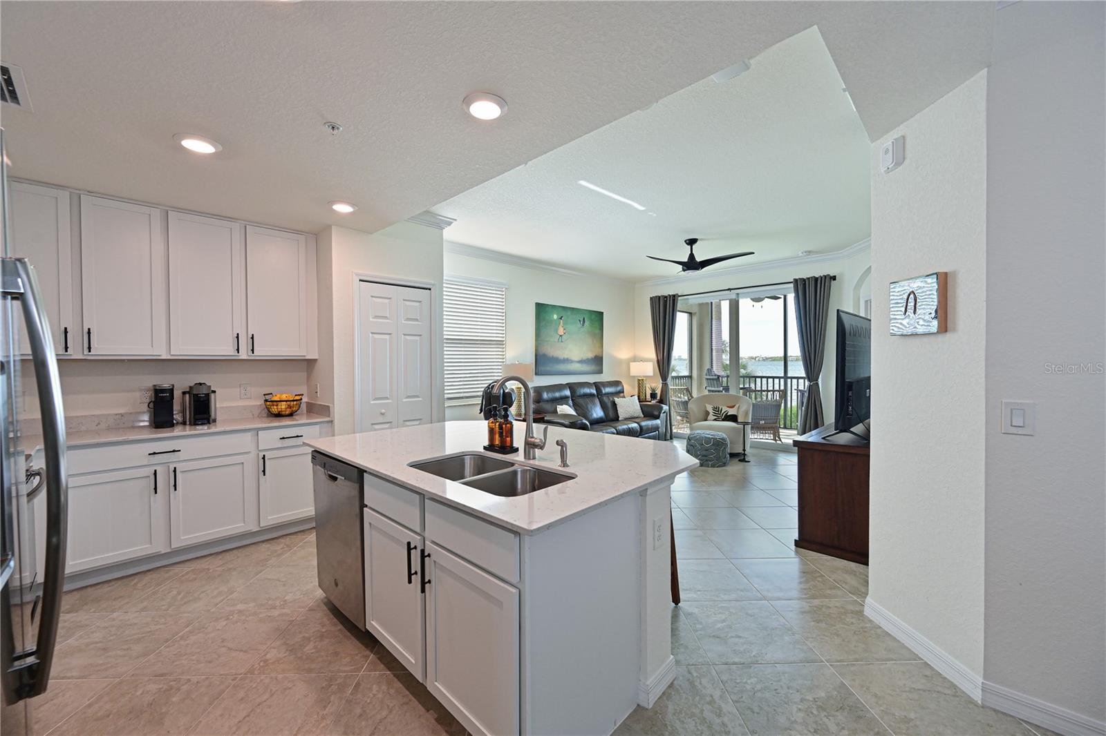 1010 TIDEWATER SHORES LOOP 201