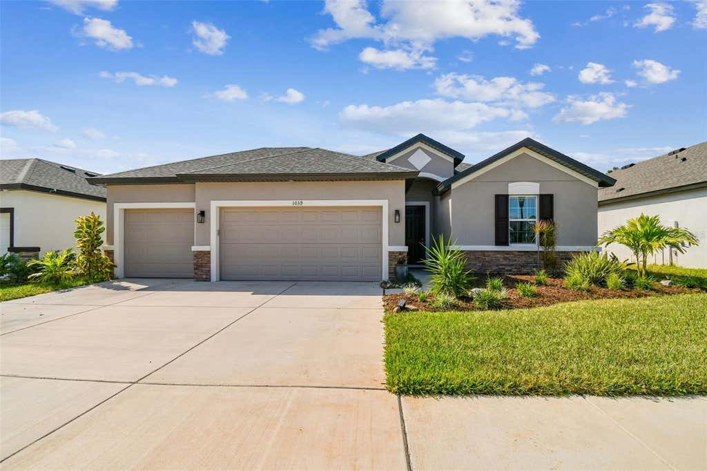 Photo of 1039 Davis Heather Circle, Seffner, FL 33584 (MLS # TB8542488)