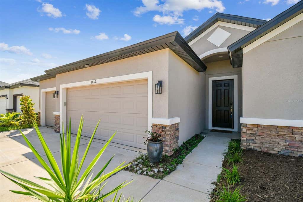 Photo of 1039 Davis Heather Circle, Seffner, FL 33584 (MLS # TB8542488)