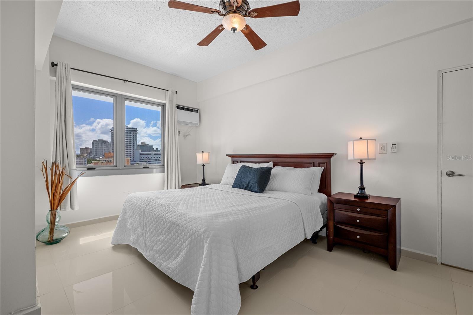 CONDADO CENTER 7B - Residential