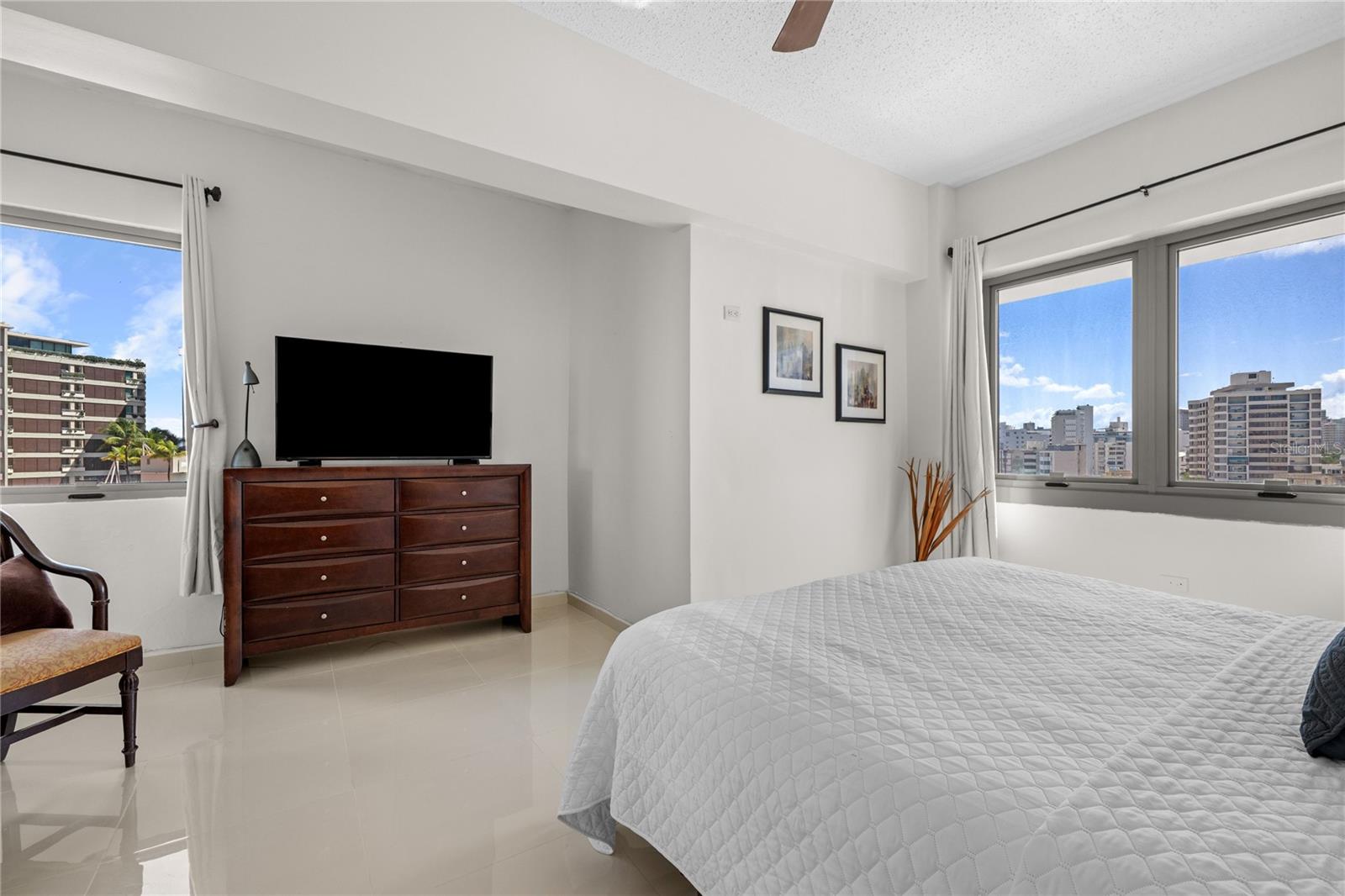 CONDADO CENTER 7B - Residential