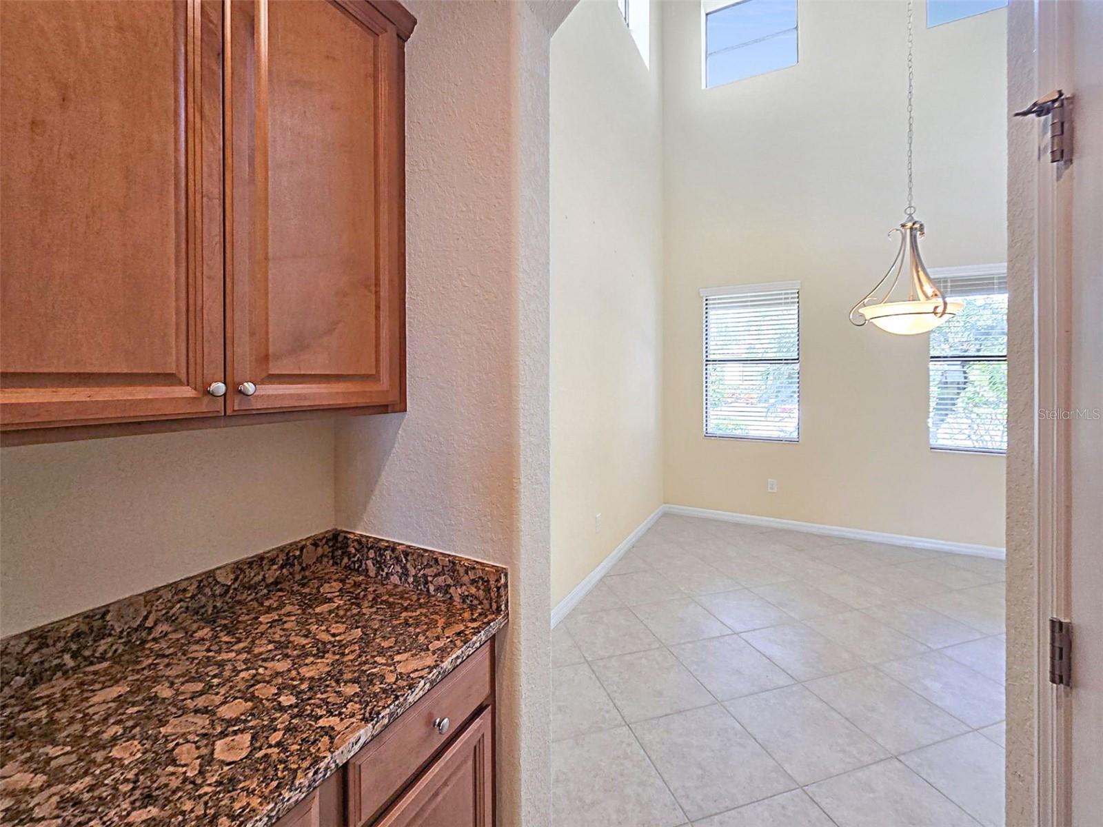 6467 WILLOWSHIRE WAY