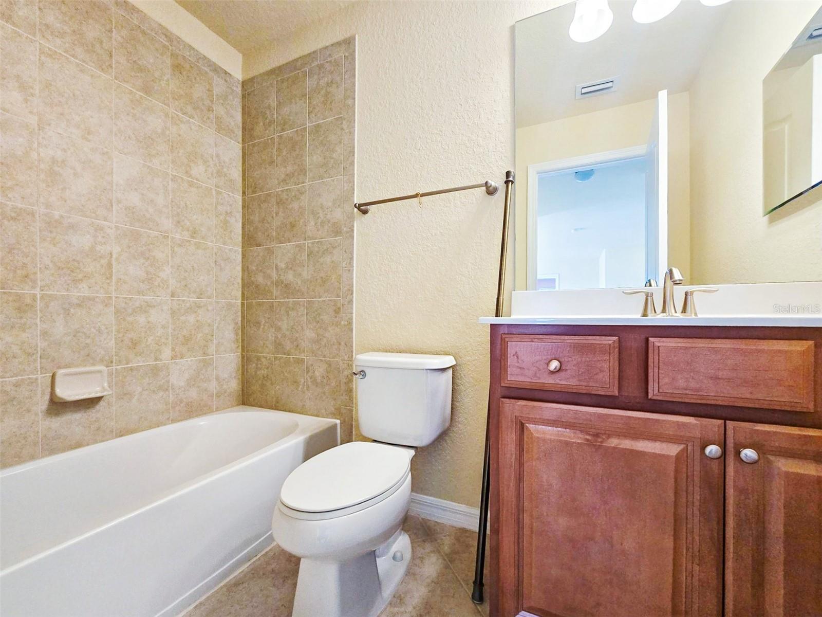 HERITAGE HARBOUR SUBPHASE J UNIT 3A - Residential Lease